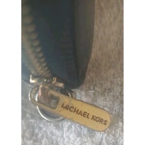 Michael Kors Jet Set Travel Medium Change Wristlet Navy Blue Smartphone/Change